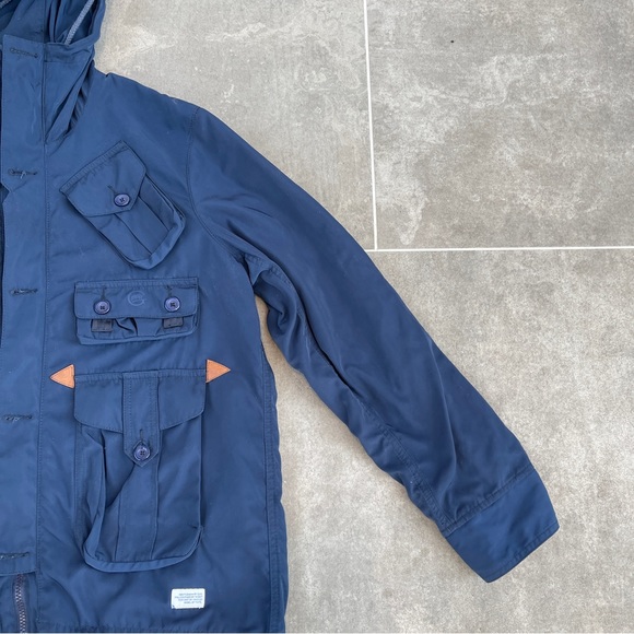 Stylish Blue Jacket for Men - Pockets for Convenience - Picture 3 of 10